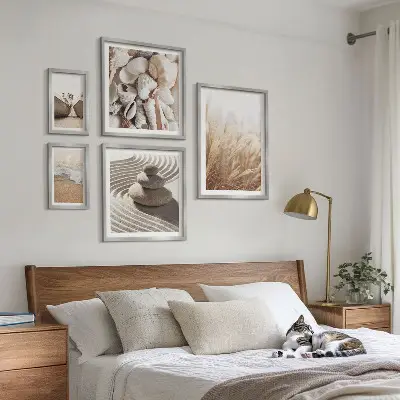 Gallery wall Seaside shells and sand