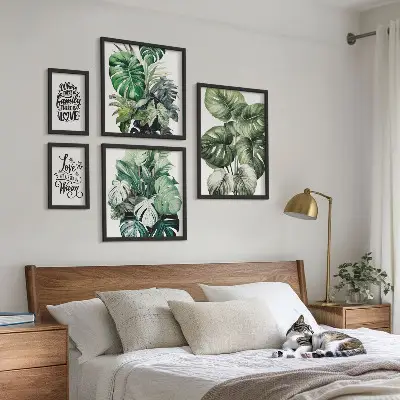 Gallery wall Plant motifs boho quotes