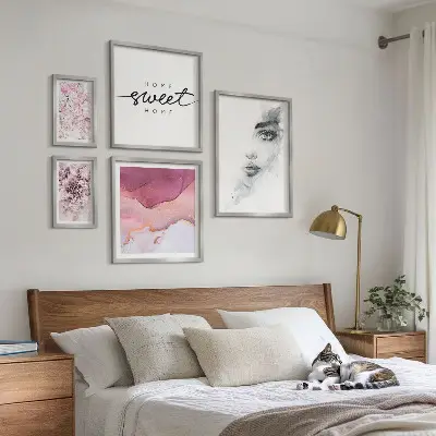 Framed photo set women's portraits with flowers in pastel tones