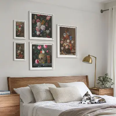 Gallery wall Classic floral compositions