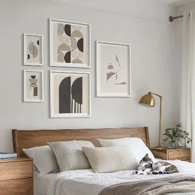 Set of 5 wall art pieces Stylish geometric portraits