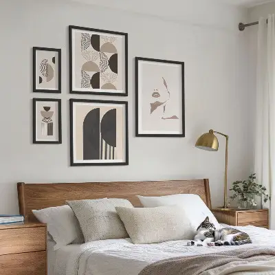 Set of 5 wall art pieces Stylish geometric portraits