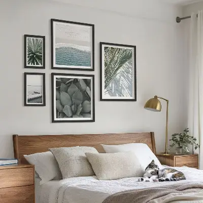 Gallery wall Tropical plants with the sea