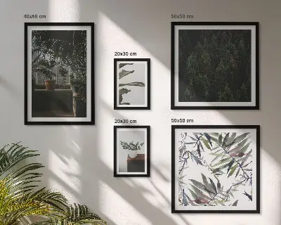 Framed photo set with green oasis plant motifs