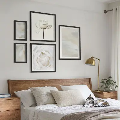 Gallery wall Floral inspirations white