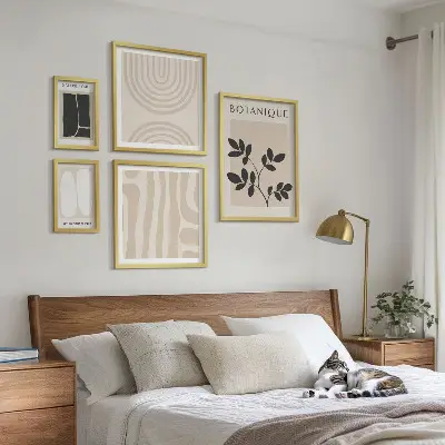 Set of 5 wall art pieces Stylish plant graphics