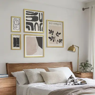 Gallery wall Stylish minimalist graphics