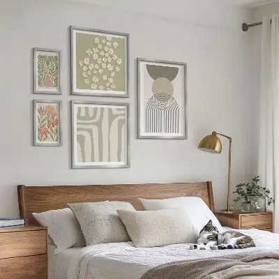 Gallery wall Stylish pastel plant graphics