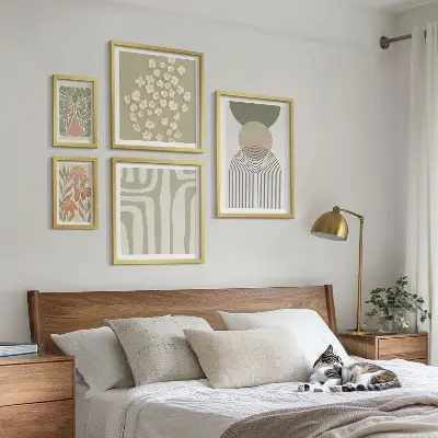 Gallery wall Stylish pastel plant graphics