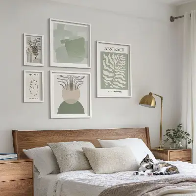 Gallery wall Stylish plant compositions