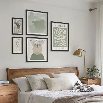 Gallery wall Stylish plant compositions