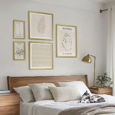 Gallery wall Minimalist style shapes
