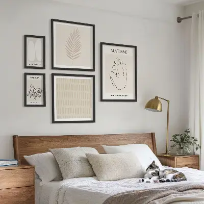 Gallery wall Minimalist style shapes