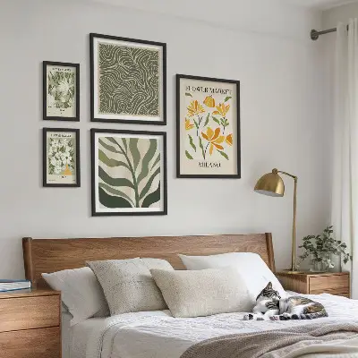 Set of 5 wall art pieces Modern plant motifs