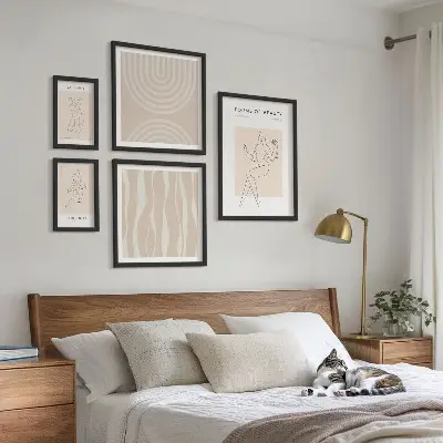 Gallery wall Minimalist forms of beauty