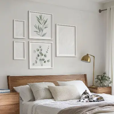 Gallery wall Elegant marble twig structure