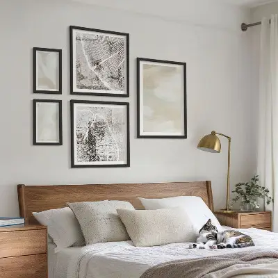 Gallery wall Paint texture minimalism
