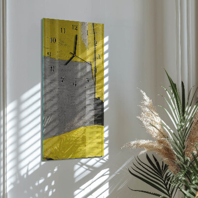 Modern vertical wall clock Confusion