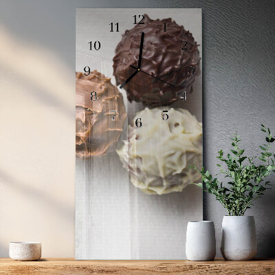 Modern vertical wall clock Pearls