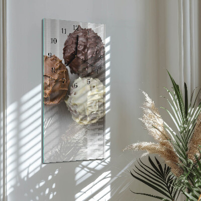 Modern vertical wall clock Pearls