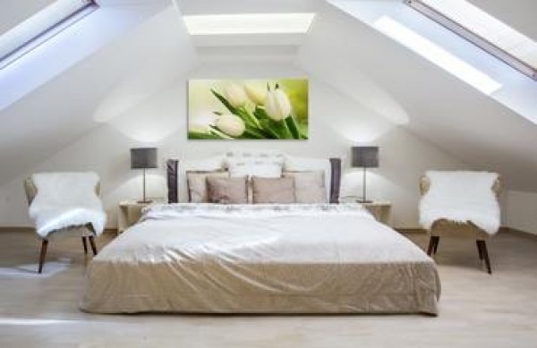 Attic bedroom - arranging a room with slanted ceilings