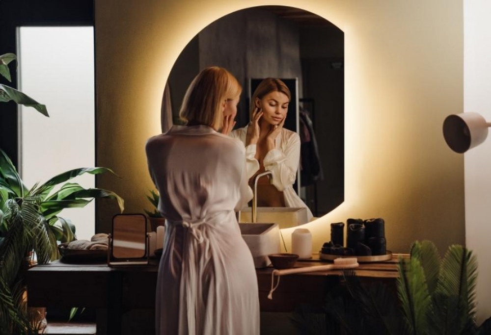 Where to place mirrors in the house